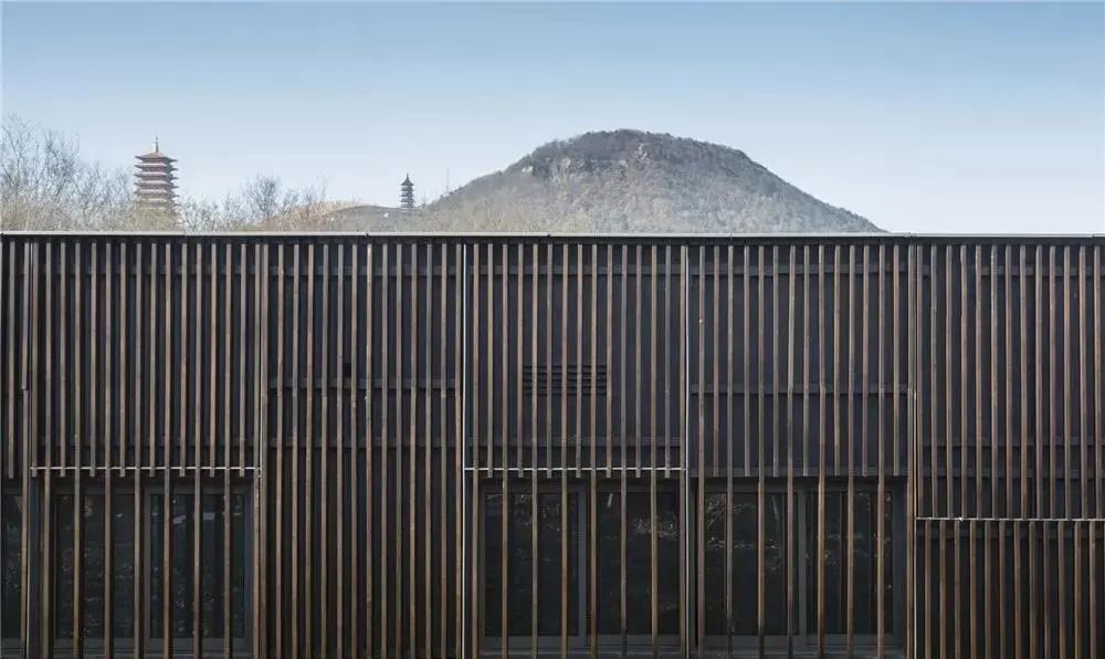 透明厕所，你敢上吗？