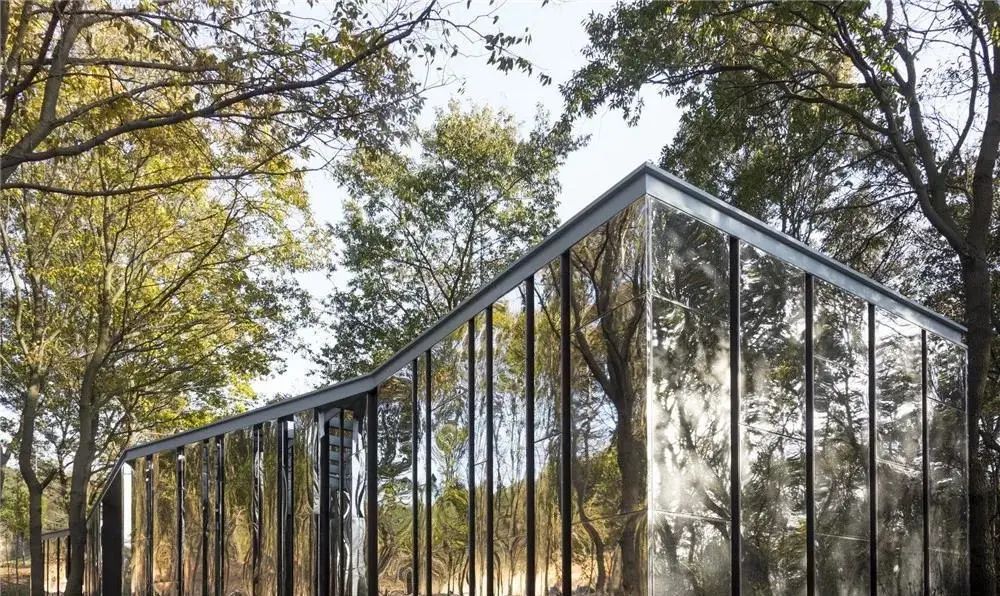 透明厕所，你敢上吗？