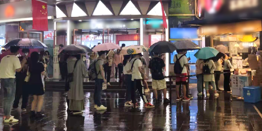 月入2万，与餐厅勾结！餐饮黄牛产业链有多“火”？