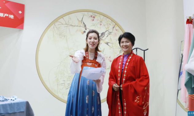 新知达人, 谁在拼多多上卖汉服？