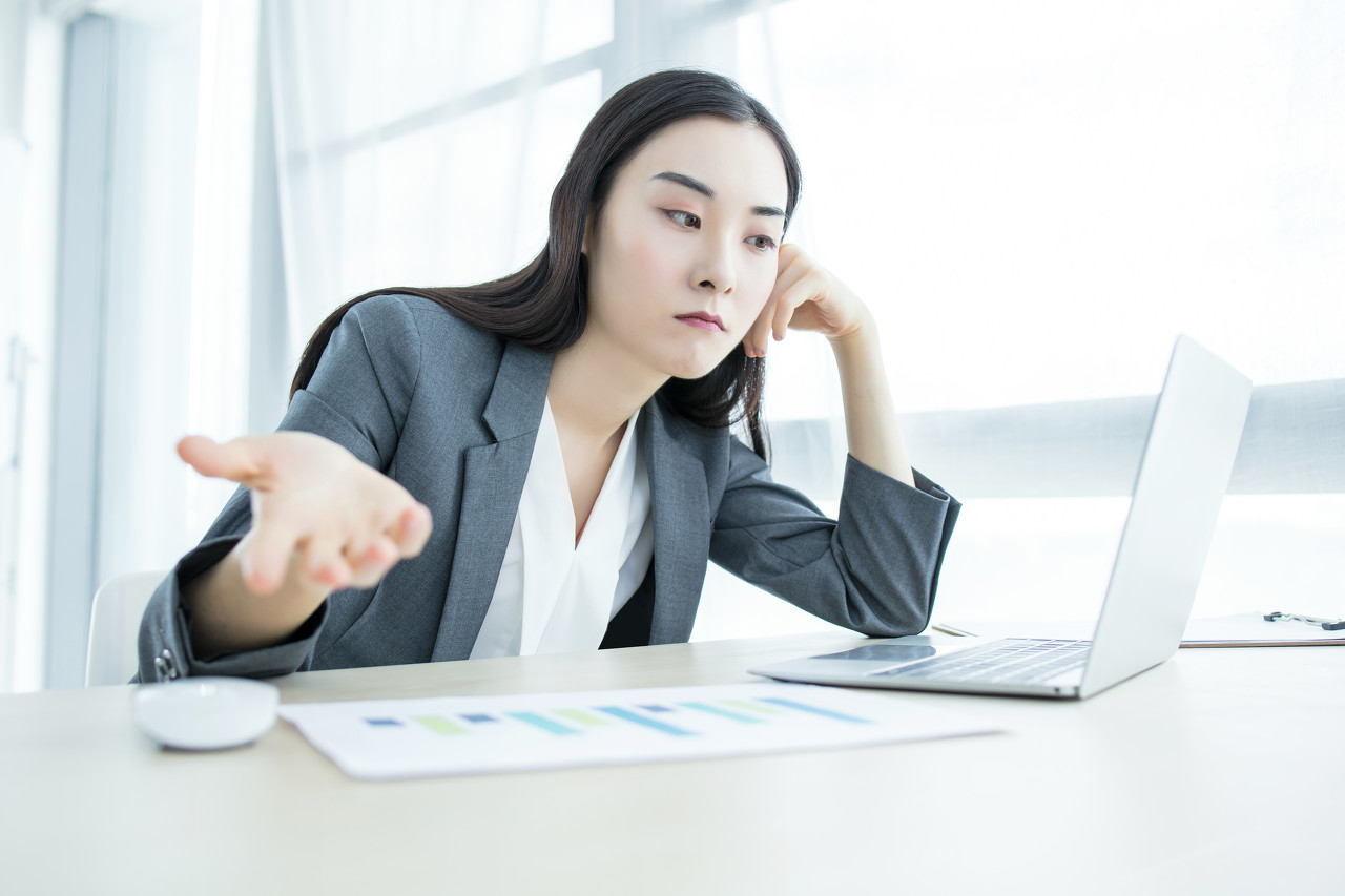 突遭公司辞退，该如何维护自身权益，顺利拿到经济赔偿呢？