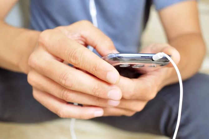 新知达人, “不务正业”的网易云音乐，赌赢了社交？