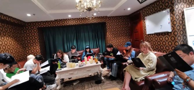 新知达人, 真实剧本杀创业故事:投入百万、打架抢剧本、陪客人玩通宵