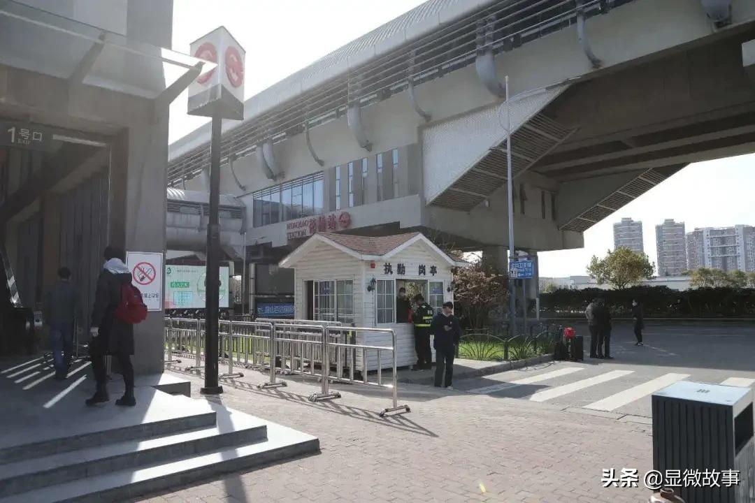 一线城市夫妻“双城记”：带板凳上地铁，从江苏坐到江苏路站