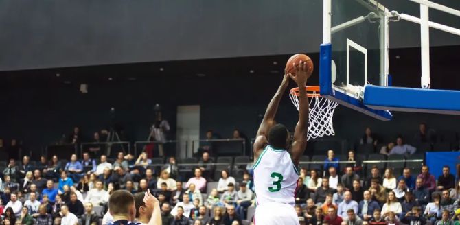 新知达人, 独家|程杭卸任CEO,殷学斌接任,裁员40%的虎扑何去何从?