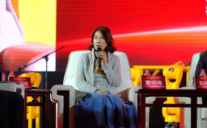 新知达人, 董明珠不退休,黄光裕回一线,老企业家们却有共同的烦恼