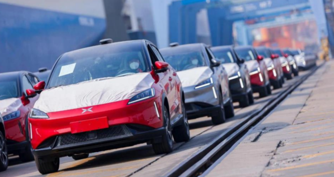 新知达人, 二次上市、改老款、发新车,小鹏汽车为何这么“急”?