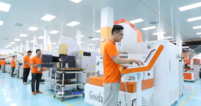 新知达人, “果链”企业需要新故事，新能源汽车是“救命草”吗？