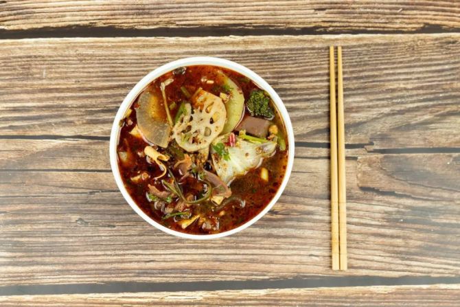 新知达人, 卖奶茶、推快餐，做零食，能不能拯救困境中的火锅店？