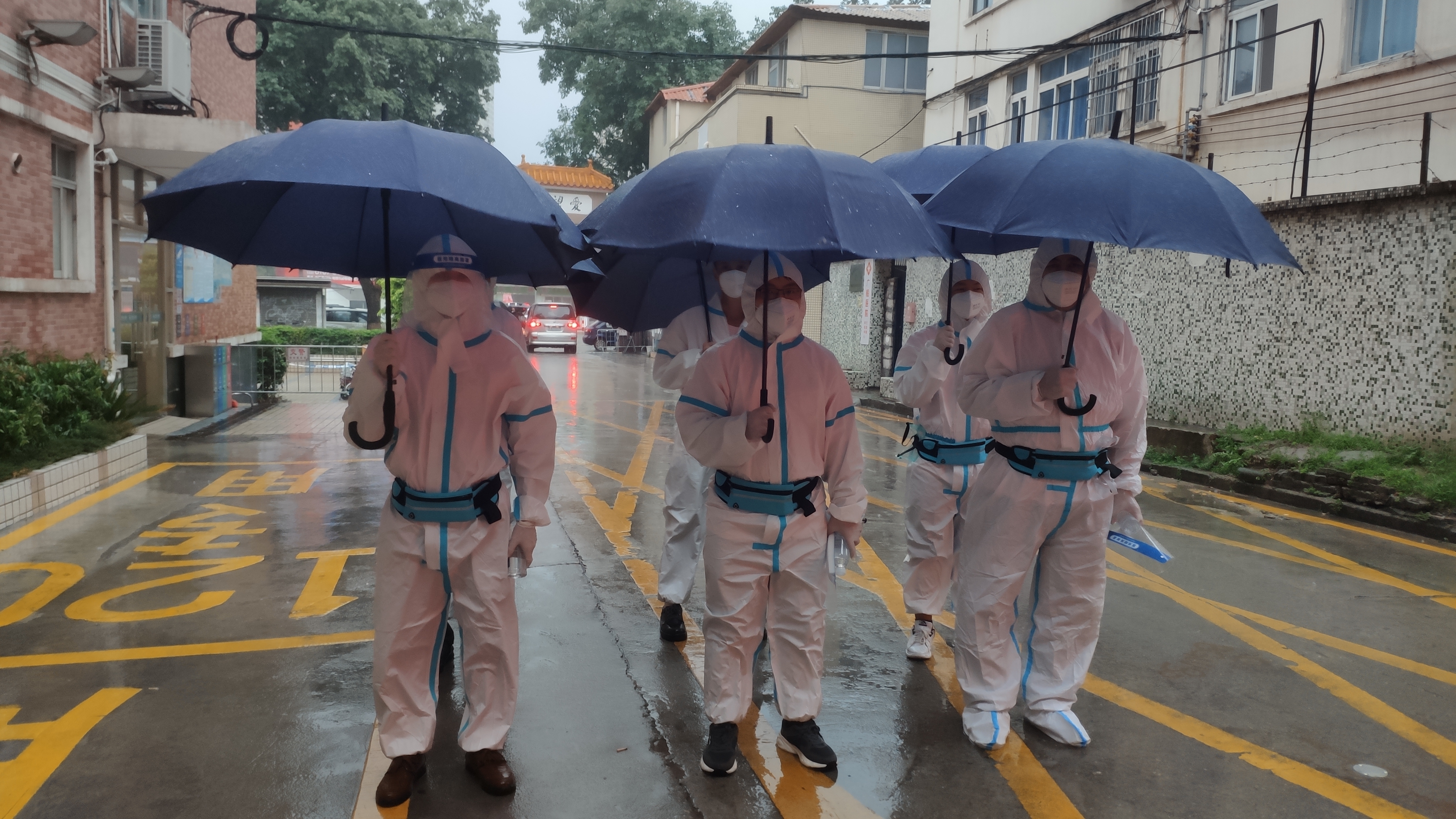 广电城市服务战疫先锋队集结出发.jpg (7).jpg