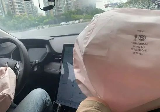 新知达人, 新能源车企们的“自动驾驶”，究竟有多危险？