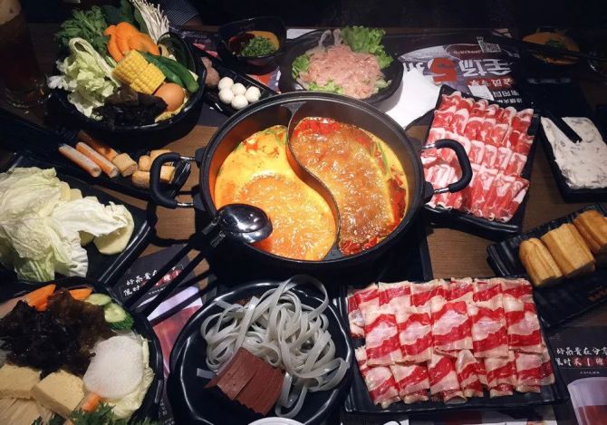 新知达人, 关店、降价、转向，能不能让呷哺呷哺“回血”？