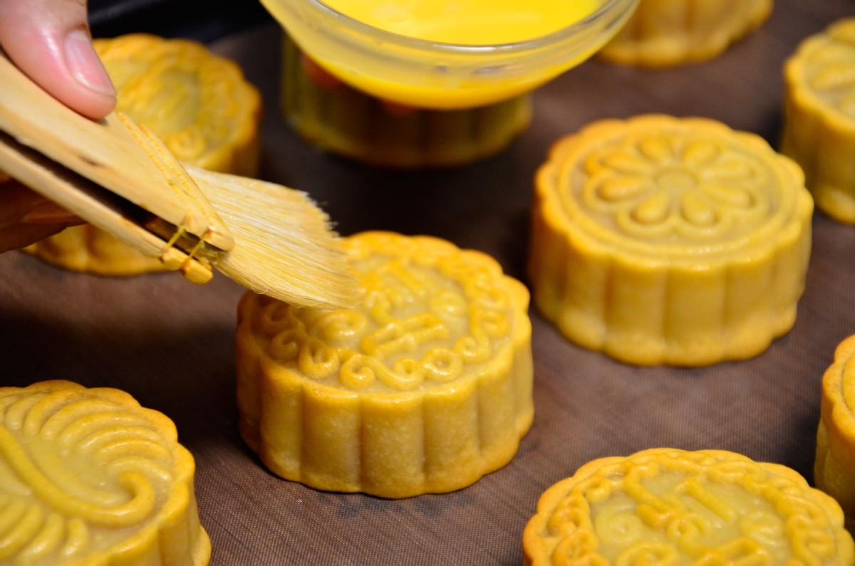 被年轻人嫌弃的月饼的一生