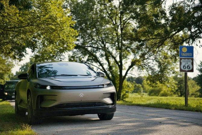 新知达人, 贾跃亭又给投资人“画饼”了