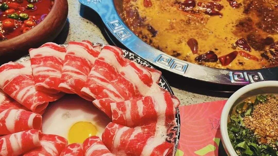 半年涌入30亿，火锅内外谁“煮”沉浮？