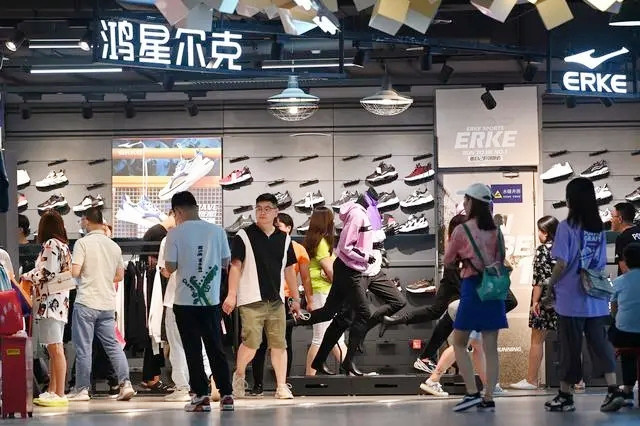 400亿击败李宁!“不信命”的鸿星尔克,为何留不住人心?