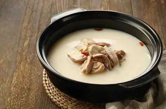 新知达人, 餐饮上市潮来了，“老乡鸡们”能否避开海底捞的困境？