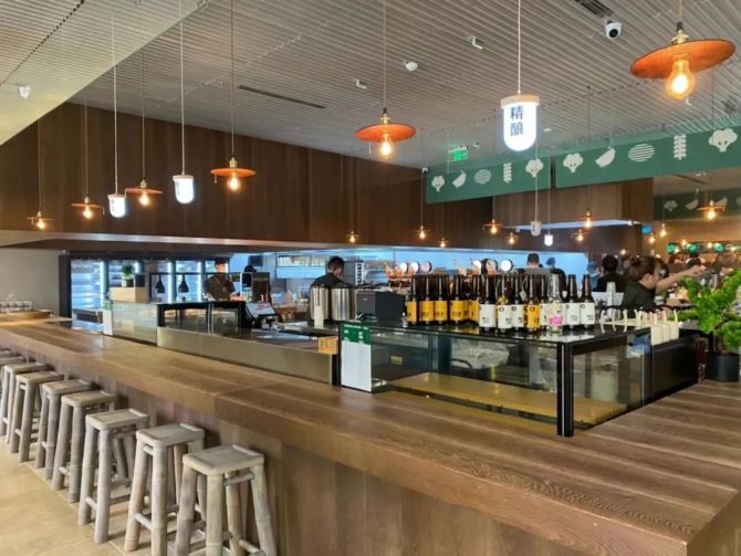 新知达人, 餐饮上市潮来了，“老乡鸡们”能否避开海底捞的困境？