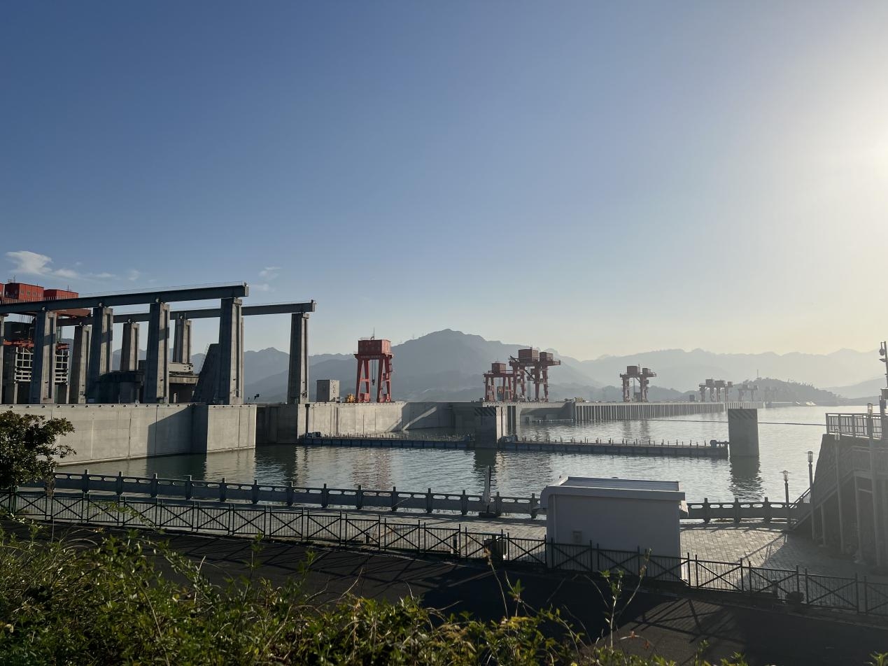 三峡大坝一角。澎湃新闻记者 郦晓君 图
