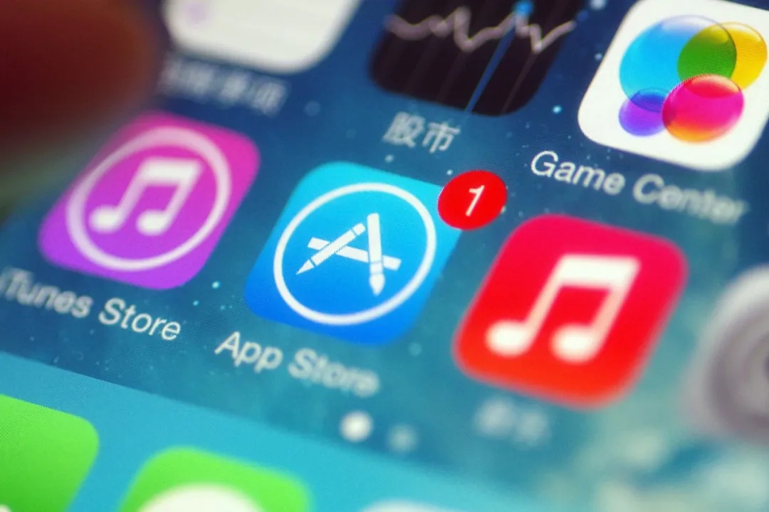 华为缺席，苹果吃饱