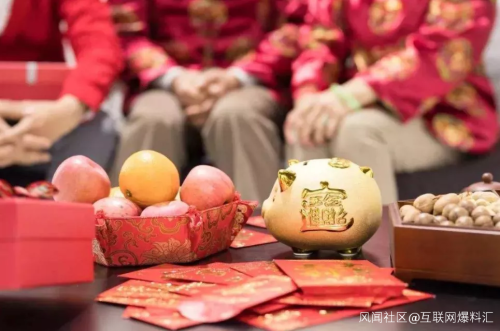 外卖吃七天、开黑到天亮,年轻人的过年姿势把人看傻了