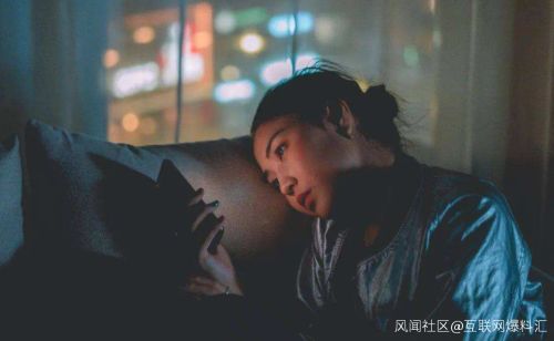 外卖吃七天、开黑到天亮,年轻人的过年姿势把人看傻了