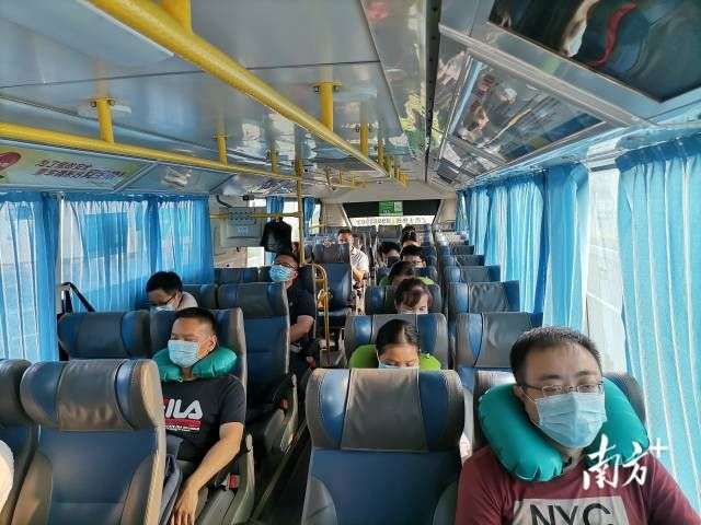 深圳“点对点”定制巴士“上岗”，助企业员工平安“到岗”