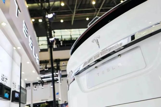 新知达人, 特斯拉、百度再赛跑，谁能率先实现完全自动驾驶？