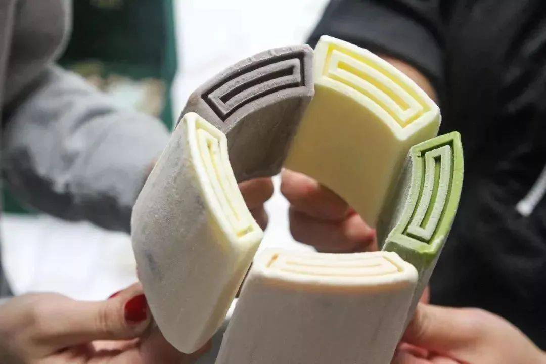 1600亿市场，谁在为有“茅病”的高价雪糕买单？