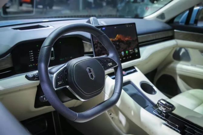 新知达人, 余承东再捧问界M7 ：对标整个同行，着急造个爆款