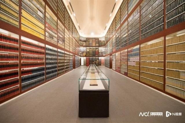 广州国家版本馆现收藏了“原大、原样、原色”的影印版《文津阁四库全书》等珍贵版本。