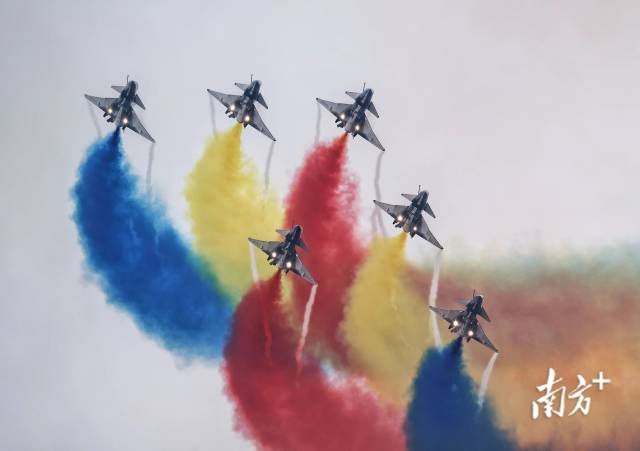 南方+ 张由琼,石磊 拍摄