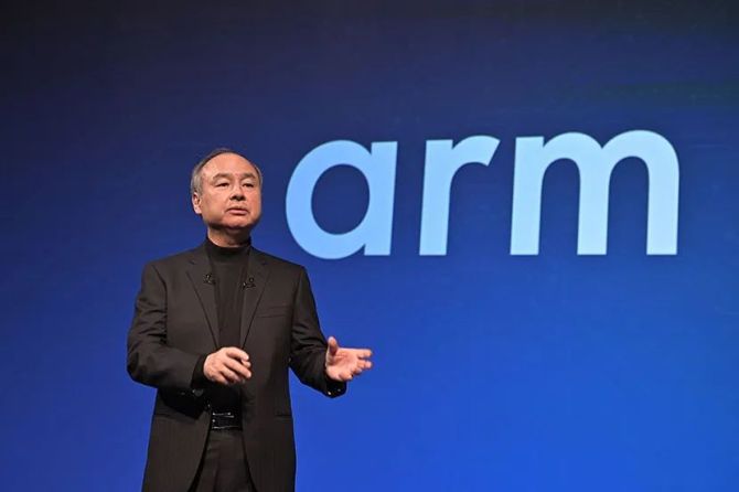 新知达人, 孙正义终于舍得“退场”