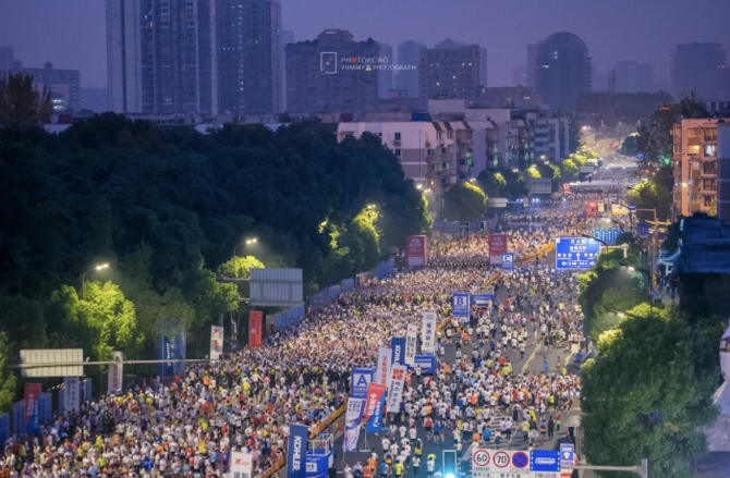 新知达人, 为什么人到中年就爱上“跑步”?