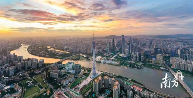 珠江,从广州市区穿城而过。 珠江,从广州市区穿城而过。