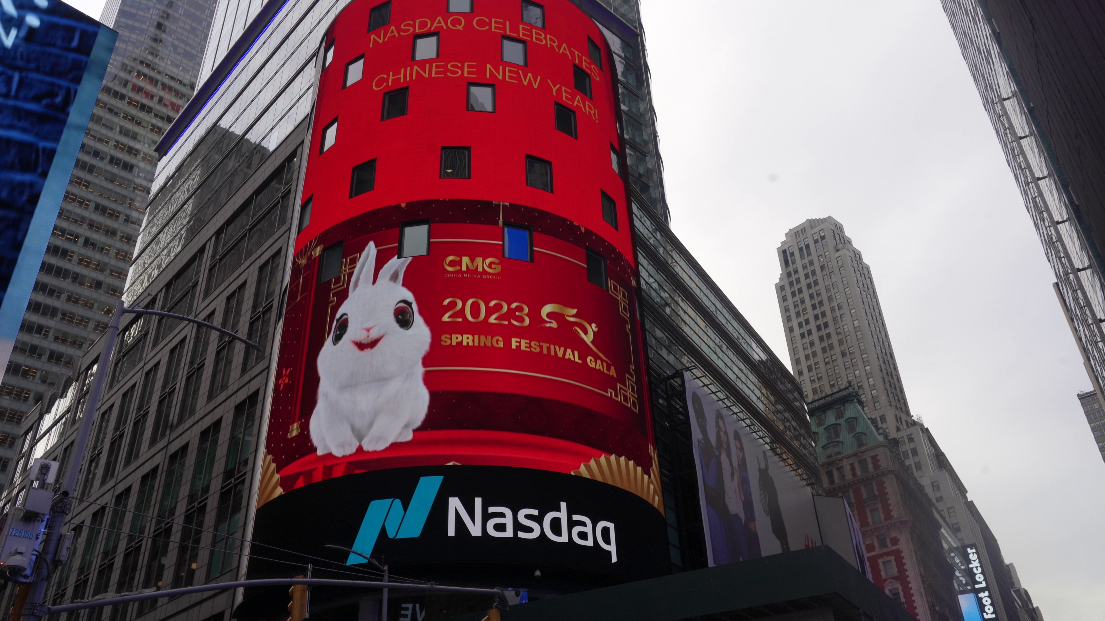 纳斯达克破五敲响开市钟总台春晚宣传片再登时报广场
