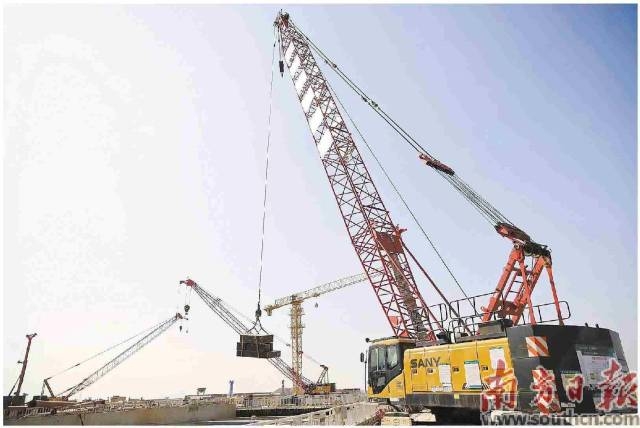 粤港澳大湾区核心枢纽工程深中通道建设不停工。南方日报记者 何俊 摄