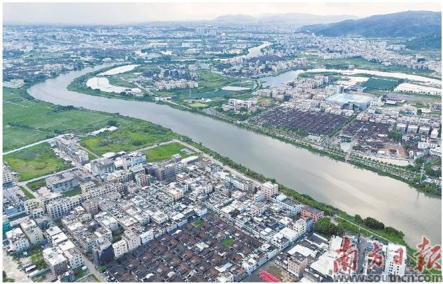 练江流经汕头潮阳区和平镇，经过治理后的江面洁净、开阔。南方日报记者张伟炜摄