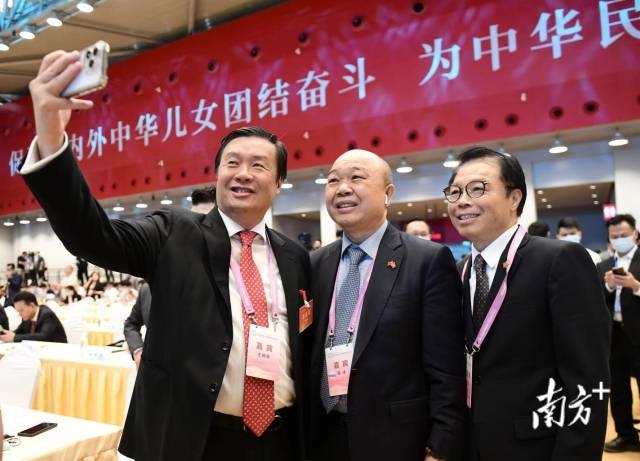 南方⁺ 肖雄 拍摄