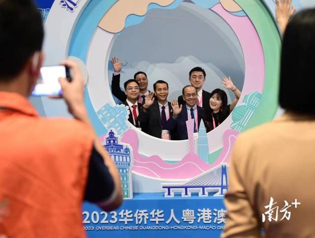 南方⁺ 肖雄 拍摄