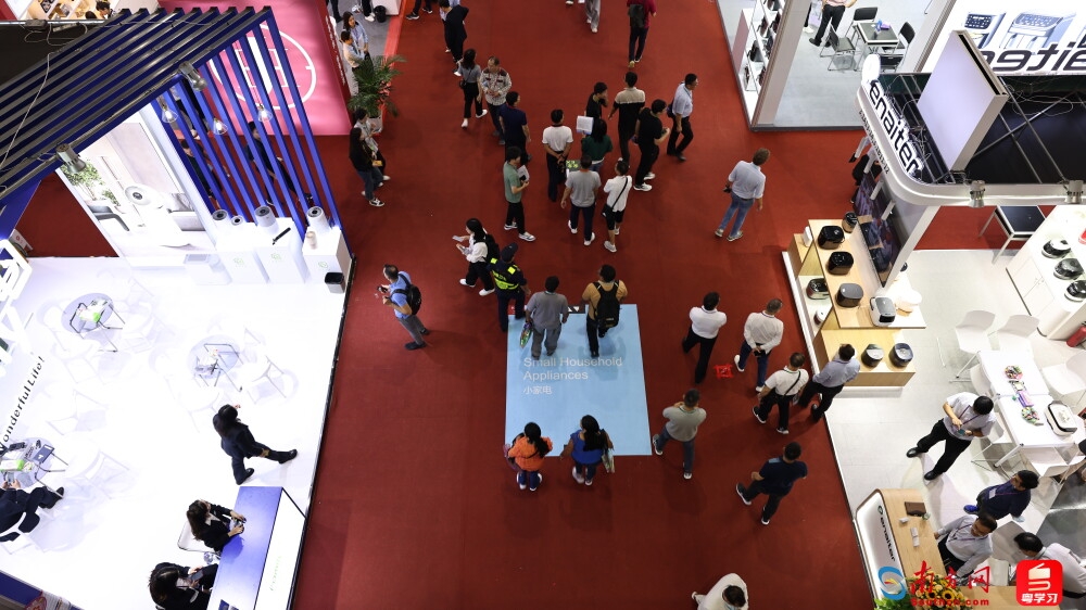 家用电器展区人头攒动