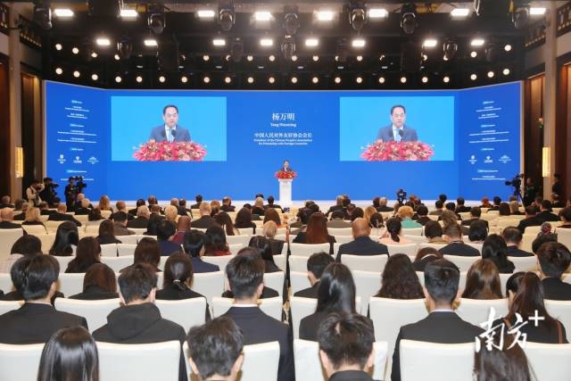 南方+ 张冠军 拍摄