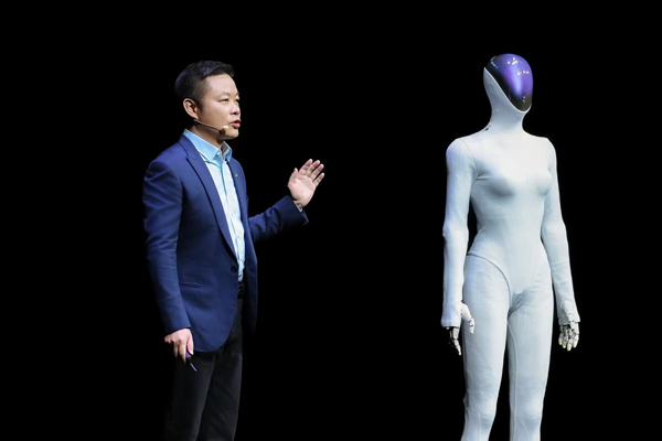 小鹏机器人融资9亿美元：何小鹏，打破宇树纪录