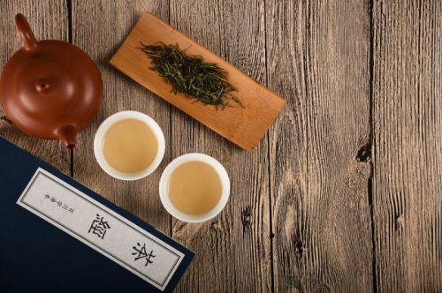 粤讲粤明丨一只“西域明珠壶”的练成丨跨粤山海，奔赴疆来