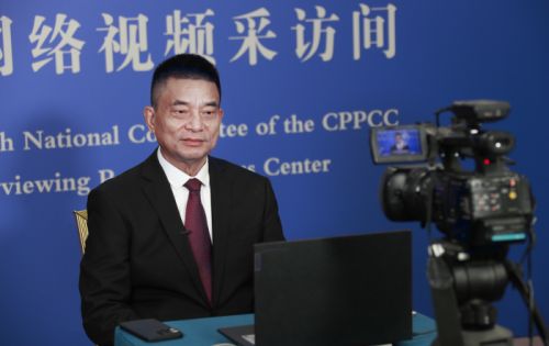 对话全国政协委员刘永好：满足年轻人，适度放宽公寓的入学、落户