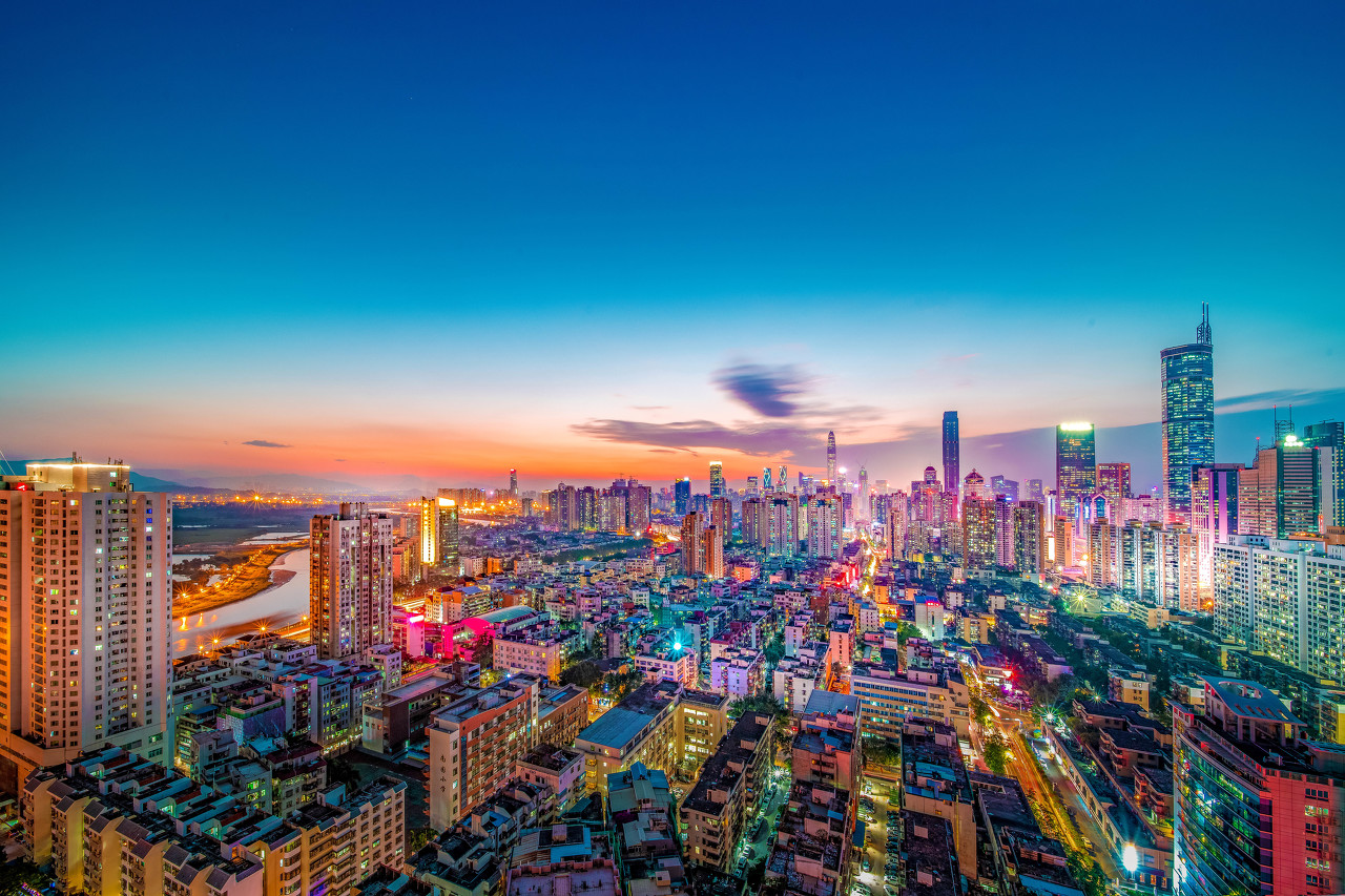 从春节火到全国两会，全球AI硬件为什么要看华强北？