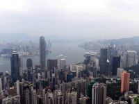 资管规模突破30万亿港元，高净值人群为何选择香港？