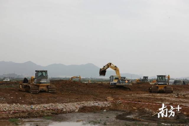 2011年，粤澳合作中医药产业园。