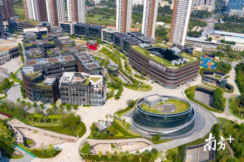 2019年4月，前海基金小镇。