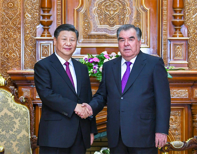 6月15日，国家主席习近平在杜尚别同塔吉克斯坦总统拉赫蒙会谈。新华社记者谢环驰摄
